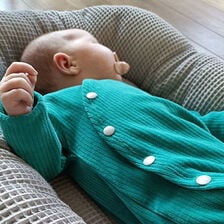 Szyć kombinezon dla niemowlaka