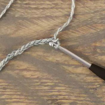 X-Słupki krzyżowane na szydełku