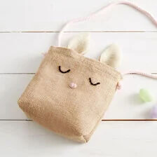 Szycie wielkanocnej torebki