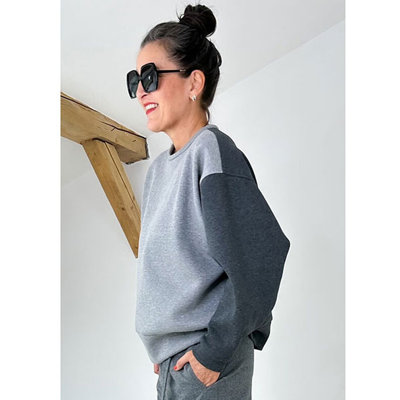KOBIETA ZORA sweter oversize z szerokim obszyciem | Studio Przycięcie na wymiar | XS-XXL,  image number 4