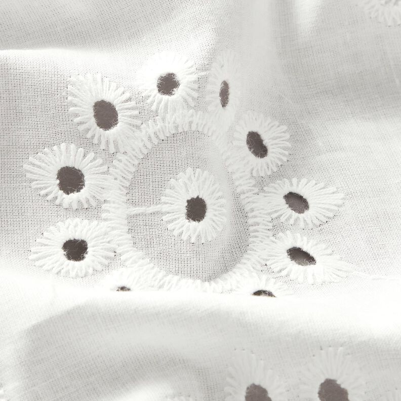 Tkanina bawełniana z haftem dzierganym z wzorem kwiatowym – biel,  image number 2
