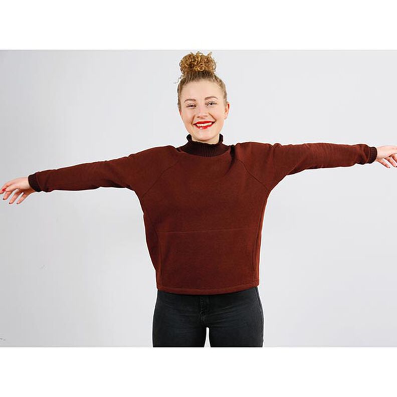 KOBIETA BETTI sweter typu nietoperz z kieszonką na brzuchu i stójką | Studio Przycięcie na wymiar |,  image number 4