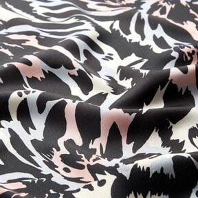 Satyna krepowa w abstrakcyjne płatki kwiat&oacute;w &ndash; czerń/srebro, 