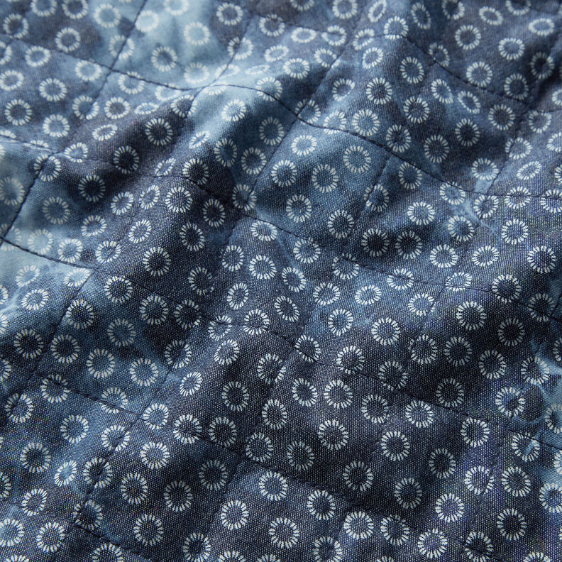 Tkanina pikowana chambray w batikowe kwiaty – dżins,  image number 2